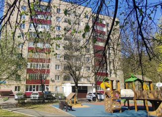 Продается трехкомнатная квартира, 70 м2, дачный посёлок Кокошкино, улица Труда, 15