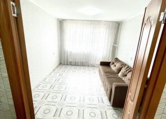 Сдаю в аренду 2-ком. квартиру, 51 м2, Екатеринбург, улица Крестинского, метро Чкаловская