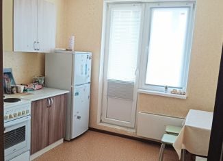 Сдаю двухкомнатную квартиру, 50 м2, Тихвин, улица Ярослава Иванова, 1