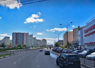 Продаю 2-комнатную квартиру, 68 м2, Липецк, улица А.Г. Стаханова, 43