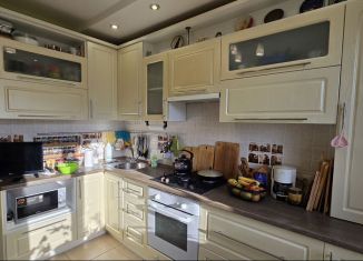 Продам 4-ком. квартиру, 83 м2, Смоленск, Бородинская улица, 1