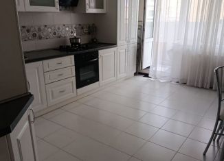 Сдача в аренду однокомнатной квартиры, 51 м2, Чебоксары, Университетская улица, 38к3