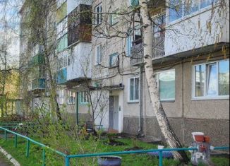 Продам 2-ком. квартиру, 43.5 м2, поселок городского типа Шушенское, 2-й микрорайон, 58