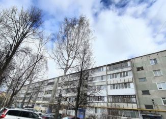 Продажа 2-ком. квартиры, 52 м2, Йошкар-Ола, микрорайон Гомзово, Красноармейская улица, 102