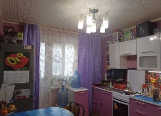 Продаю 3-ком. квартиру, 73 м2, Мариинский Посад, улица Николаева, 87А