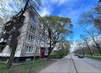 Продам 2-ком. квартиру, 45 м2, Санкт-Петербург, улица Козлова, метро Проспект Ветеранов