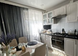 Продается трехкомнатная квартира, 54.4 м2, Волхов, улица Кирова