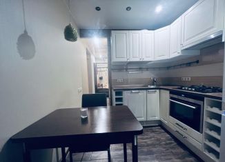 Аренда двухкомнатной квартиры, 40 м2, Москва, улица Коштоянца, 1/83, метро Раменки
