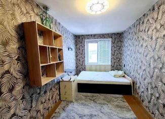 Продам 2-ком. квартиру, 43.8 м2, Мурманская область, улица Мира, 4