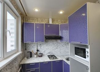 Сдам в аренду 3-комнатную квартиру, 64 м2, Тихвин, 6-й микрорайон, 7