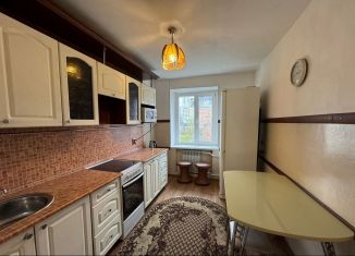 Продаю трехкомнатную квартиру, 58.8 м2, поселок городского типа Шерегеш, улица Гагарина, 26