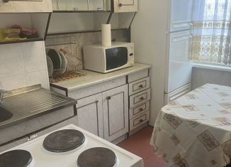 Продам 1-ком. квартиру, 30 м2, Мурманск, улица Карла Маркса, 45