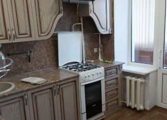 Сдаю в аренду однокомнатную квартиру, 35 м2, Армавир, улица Матвеева, 65