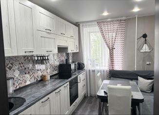 Продается двухкомнатная квартира, 50 м2, Алатырь, Первомайская улица, 88