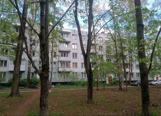 Продам 2-ком. квартиру, 44.3 м2, Санкт-Петербург, метро Академическая, Северный проспект, 63к5