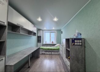 Продажа 3-ком. квартиры, 56 м2, Сокол, улица Суворова, 26