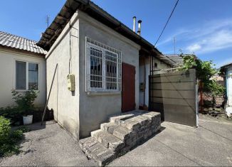 Продается двухкомнатная квартира, 40 м2, Нальчик, улица Кешокова, 105, район Центр