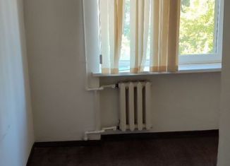 Сдам 3-ком. квартиру, 63 м2, Грозный, улица У.А. Садаева, 5, 1-й микрорайон