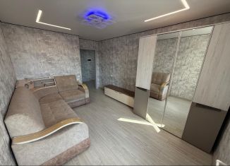 Сдам в аренду 1-ком. квартиру, 40 м2, Туймазы, улица Комарова, 32А