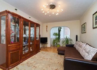 Продаю 3-ком. квартиру, 73 м2, Краснодар, улица Думенко, 10, микрорайон Юбилейный