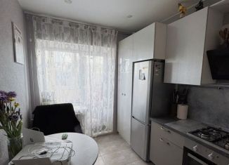 Продается 1-комнатная квартира, 37 м2, Гатчина, улица Красных Военлётов, 4А