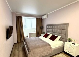 Продам 3-комнатную квартиру, 90 м2, Краснодар, улица Будённого, 129, микрорайон Центральный