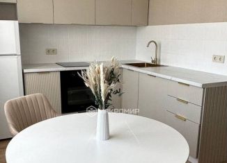 Продается 2-комнатная квартира, 63 м2, Челябинск, Центральный район, улица Академика Макеева, 15
