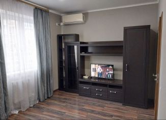 Сдаю двухкомнатную квартиру, 60 м2, Краснодар, Российская улица, 267/3к4, микрорайон Завод Радиоизмерительных Приборов