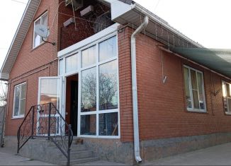 Продается 4-комнатная квартира, 120 м2, посёлок городского типа Яблоновский, улица Горького, 60/1