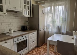 Продаю 3-ком. квартиру, 60 м2, Новосибирск, улица Бориса Богаткова, 216, метро Золотая Нива