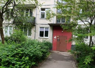 Продаю 3-ком. квартиру, 58.1 м2, Санкт-Петербург, проспект Маршала Жукова, 72к5, метро Проспект Ветеранов