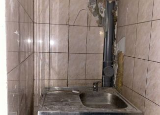 Продам 2-ком. квартиру, 51.7 м2, Санкт-Петербург, Василеостровский район, Косая линия, 24/25