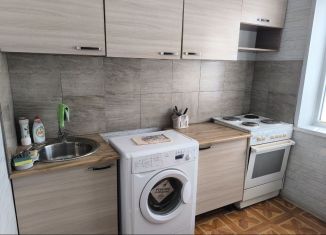 Сдается в аренду однокомнатная квартира, 33 м2, Бурятия, улица Рылеева, 1