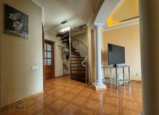 Продается 4-ком. квартира, 107.3 м2, Симферополь, проспект Кирова, 66