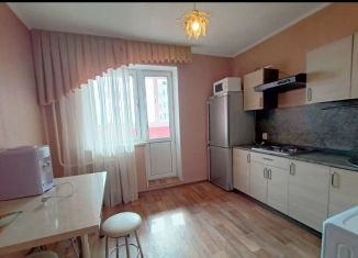 Сдается в аренду 1-комнатная квартира, 40 м2, Ярославль, улица Ньютона, 33к2, ЖК Симфония