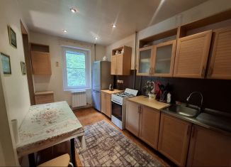 Сдам в аренду 2-ком. квартиру, 56 м2, Сочи, Красноармейская улица, 19, микрорайон Гагарина