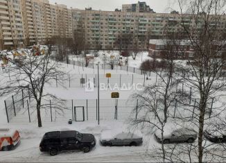 Продаю однокомнатную квартиру, 32.6 м2, Санкт-Петербург, улица Коммуны, 26к1, метро Проспект Большевиков