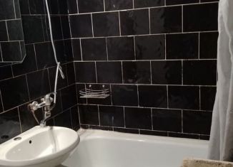 Сдаю в аренду 2-ком. квартиру, 33 м2, Новосибирск, Выборная улица, 105/1
