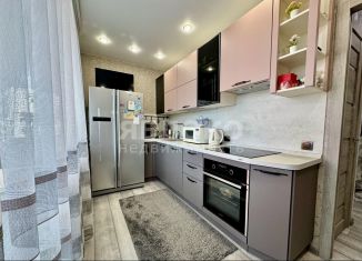 Продаю 2-ком. квартиру, 55 м2, Березники, Ростовская улица, 4, ЖК Любимов