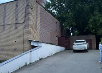 Сдам гараж, 20 м2, Нижегородская область, улица Белинского, 97Б