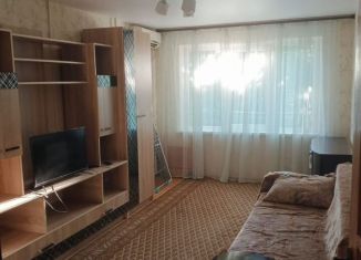 Сдача в аренду 2-комнатной квартиры, 60 м2, Майкоп, улица Ленина, 108