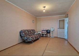 Продаю 1-комнатную квартиру, 33 м2, Азнакаево, улица Нахимова, 2