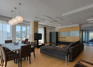 Продам 3-комнатную квартиру, 127.3 м2, Ялта, улица Свердлова, 13/2