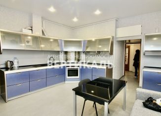 Продам 4-комнатную квартиру, 110 м2, Москва, Кривоарбатский переулок, 19, ЦАО