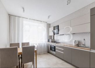 Продается 2-комнатная квартира, 75.9 м2, Нижний Новгород, улица Дунаева, 8, метро Горьковская