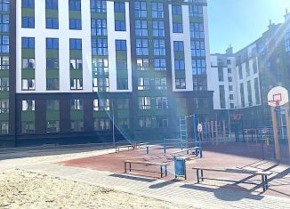 Продается 2-ком. квартира, 61.1 м2, Калининград, Коммунистическая улица, 127к3