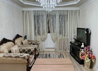 Продаю двухкомнатную квартиру, 44 м2, Грозный, улица У.А. Садаева, 6, 1-й микрорайон