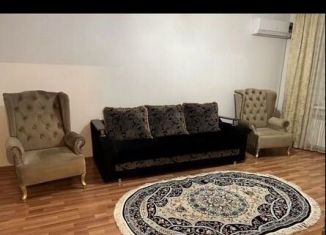 Сдам 2-ком. квартиру, 65 м2, Грозный, Алычовая улица, 18