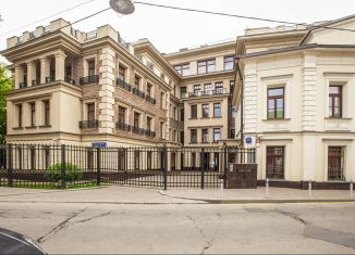 Продается 4-комнатная квартира, 220 м2, Москва, 2-й Зачатьевский переулок, 11, ЦАО