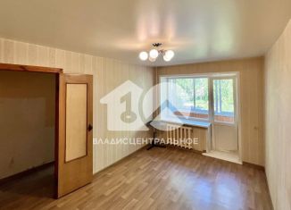 Продам 2-ком. квартиру, 43 м2, Новосибирск, улица Солидарности, 57